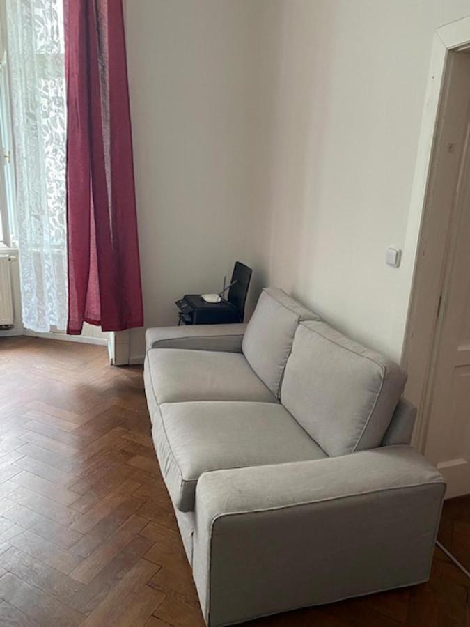 Large 3 Bedroom Family Apartment With Balcony Prag Exteriör bild