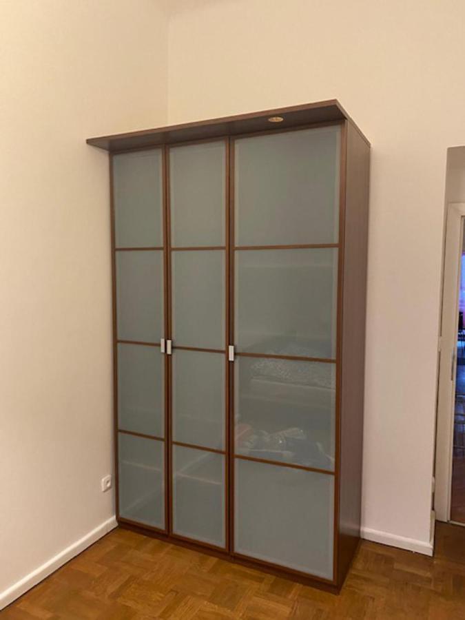 Large 3 Bedroom Family Apartment With Balcony Prag Exteriör bild