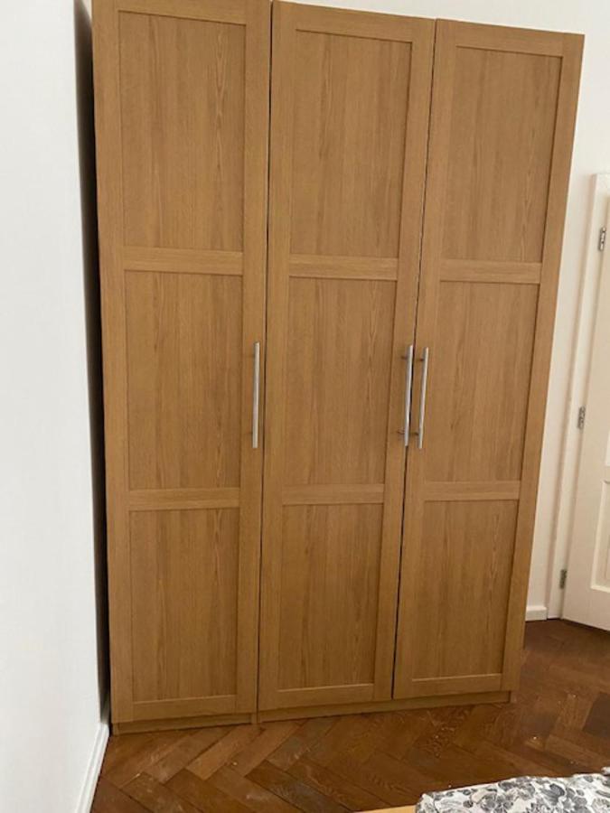 Large 3 Bedroom Family Apartment With Balcony Prag Exteriör bild