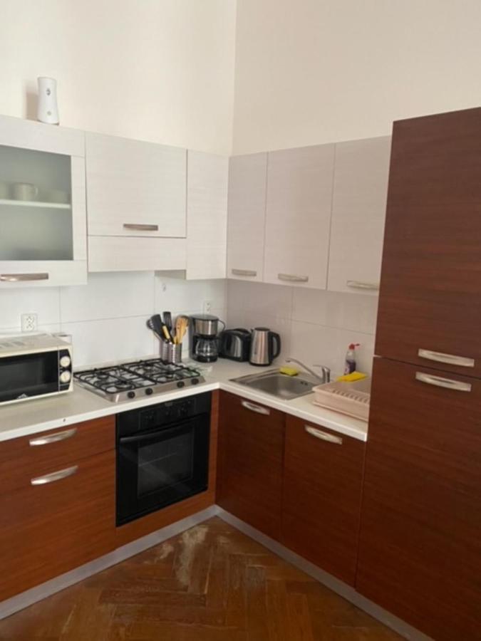 Large 3 Bedroom Family Apartment With Balcony Prag Exteriör bild